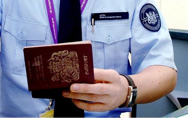 7437d5b45be5f7e0057fe2168aabd9ab Діалог «Паспортний контроль в аеропорту» (Immigration control/passport control)