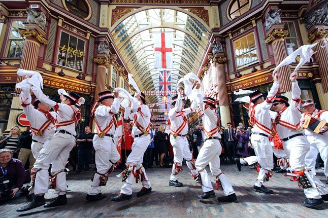 6926a38ff1edd10a29cefcb448b597e0 Тема Англійські традиції та звичаї (British traditions and customs)